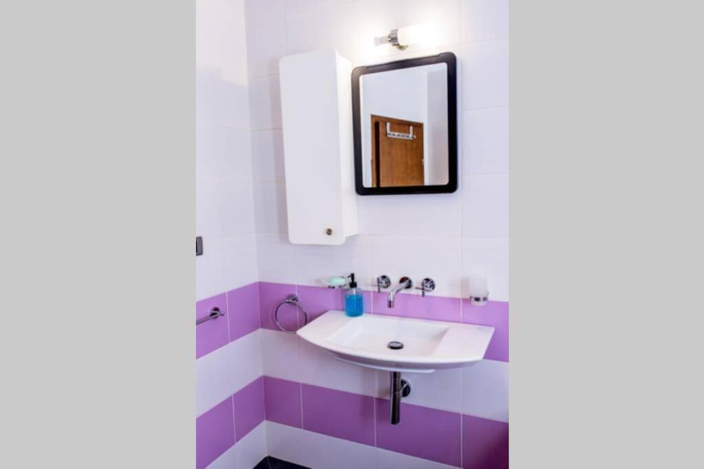 Sea View Apartment Next To Sea Garden And Beach Varna Esterno foto