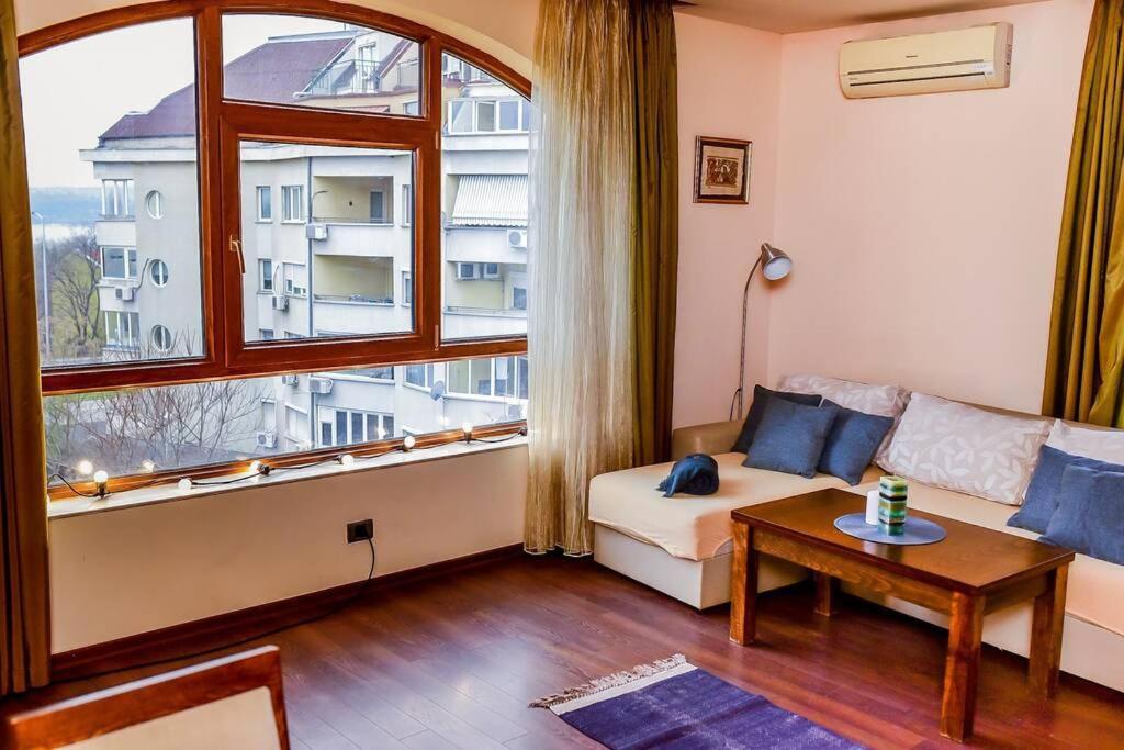 Sea View Apartment Next To Sea Garden And Beach Varna Esterno foto