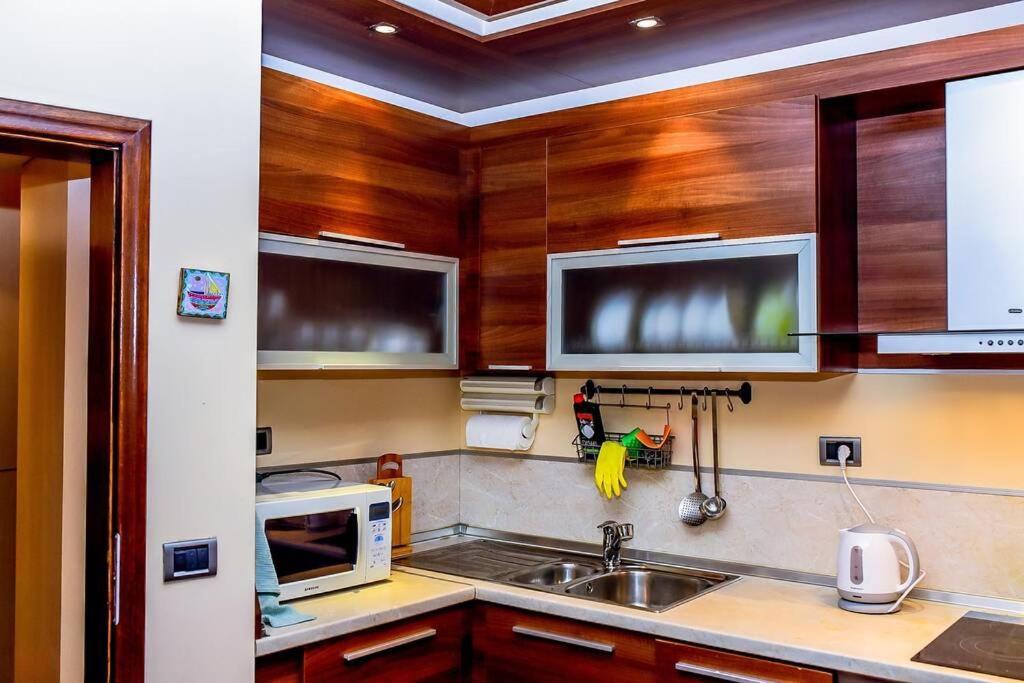 Sea View Apartment Next To Sea Garden And Beach Varna Esterno foto