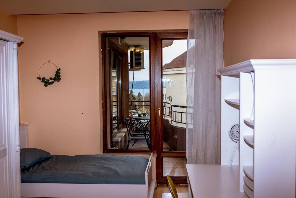 Sea View Apartment Next To Sea Garden And Beach Varna Esterno foto