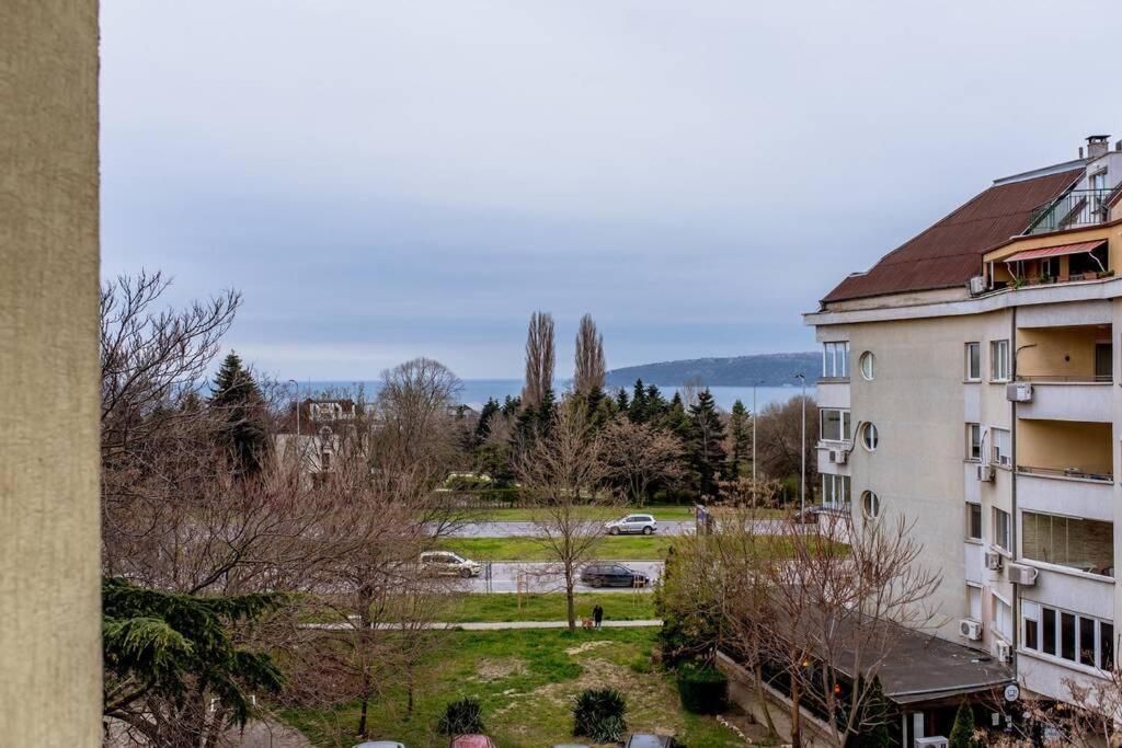 Sea View Apartment Next To Sea Garden And Beach Varna Esterno foto